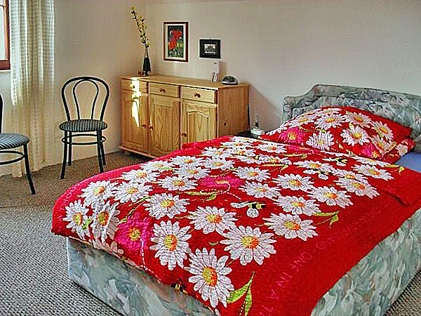 Schlafzimmer 1